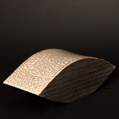 Simon Hof: metallische Raku Keramik