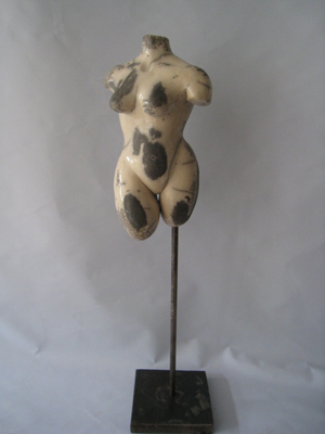 Simon Hof: Weiblicher_Raku_Torso